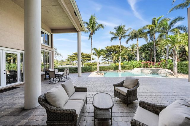 11047 Garden Ridge Court, Davie, FL 33328