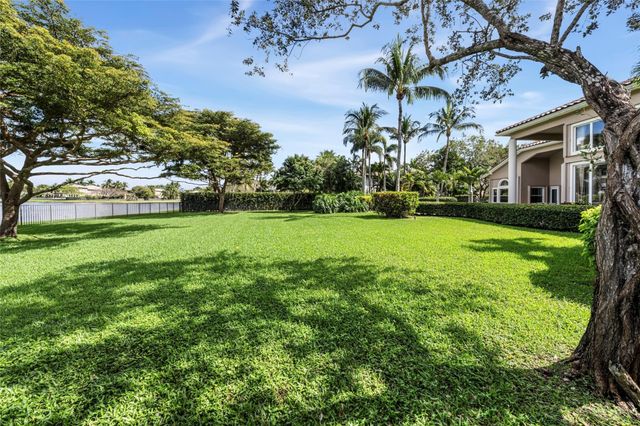 11047 Garden Ridge Court, Davie, FL 33328