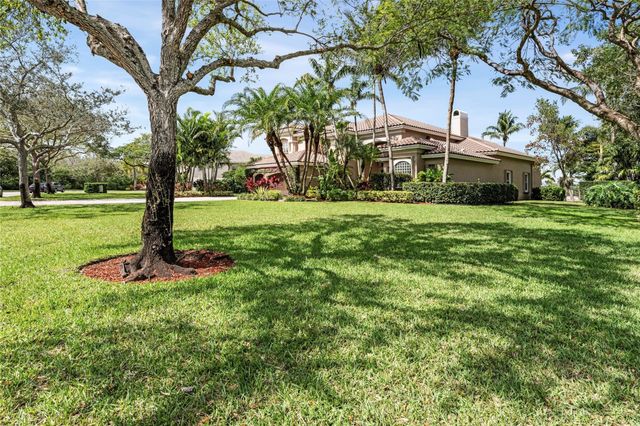 11047 Garden Ridge Court, Davie, FL 33328