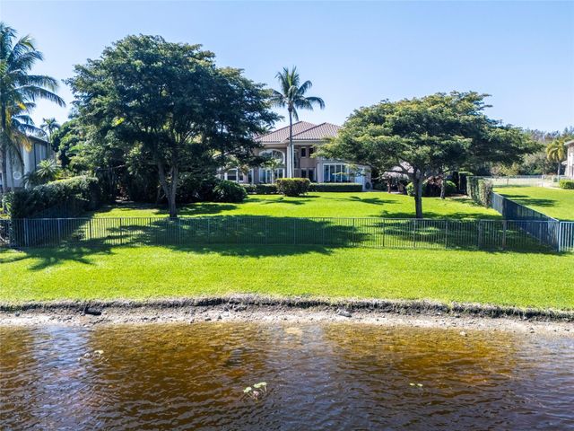 11047 Garden Ridge Court, Davie, FL 33328