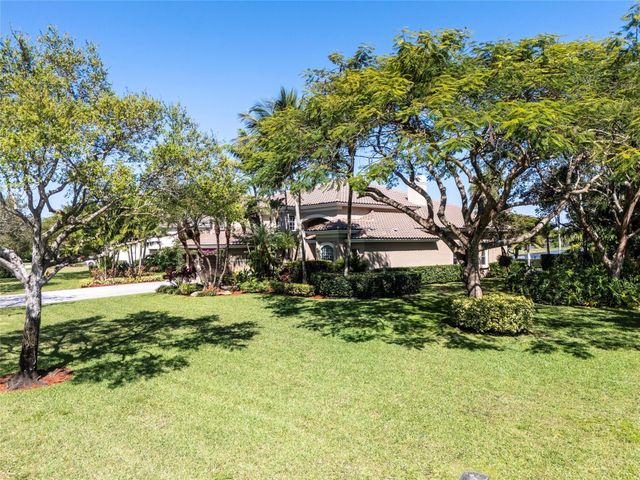 11047 Garden Ridge Court, Davie, FL 33328
