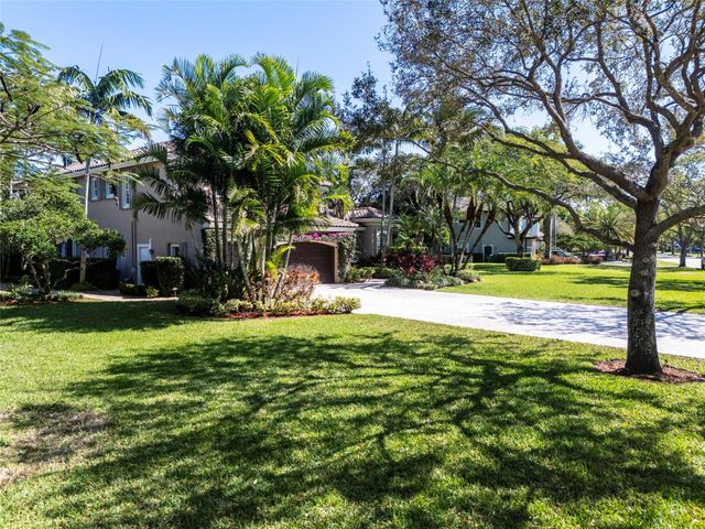 11047 Garden Ridge Court, Davie, FL 33328