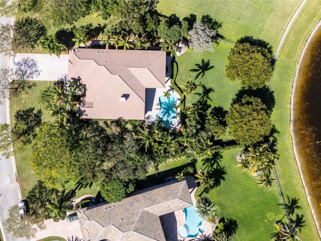 11047 Garden Ridge Court, Davie, FL 33328