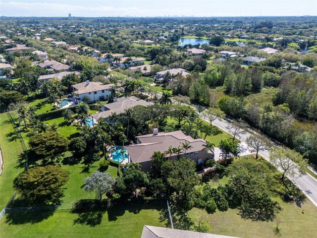 11047 Garden Ridge Court, Davie, FL 33328
