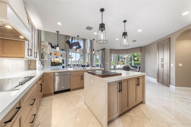 11047 Garden Ridge Court, Davie, FL 33328