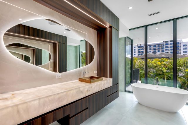 310 NE 2nd Street, Boca Raton, FL 33432