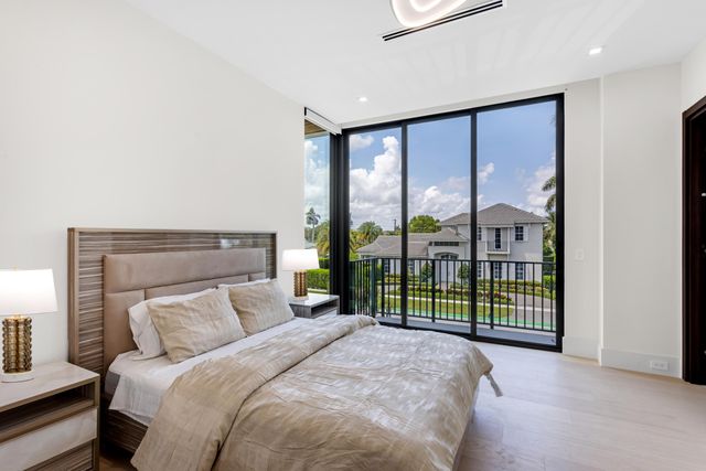 310 NE 2nd Street, Boca Raton, FL 33432