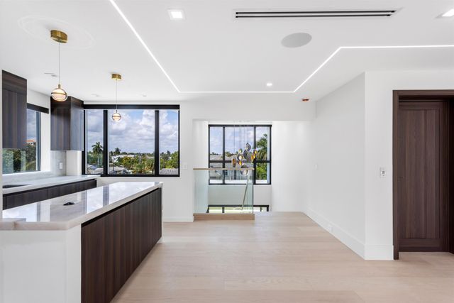 310 NE 2nd Street, Boca Raton, FL 33432