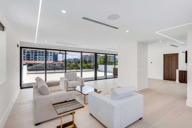 310 NE 2nd Street, Boca Raton, FL 33432