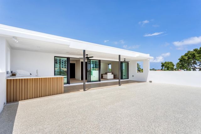 310 NE 2nd Street, Boca Raton, FL 33432
