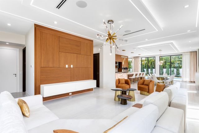 310 NE 2nd Street, Boca Raton, FL 33432