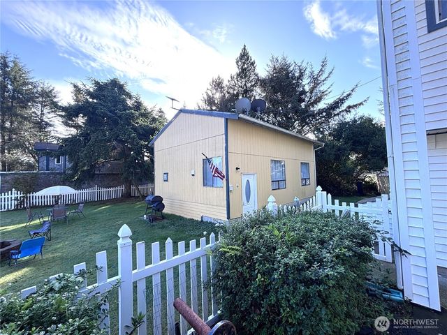 169 N Port Lp NW, Ocean Shores, WA 98569