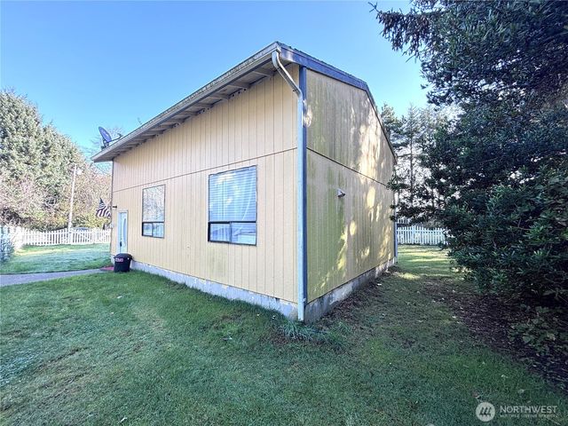 169 N Port Lp NW, Ocean Shores, WA 98569