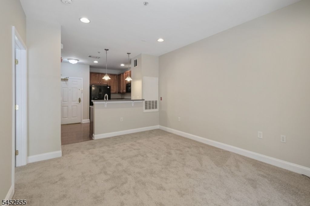 8301 Sanctuary Blvd 8301, Riverdale Boro, NJ 07457 — photo 5