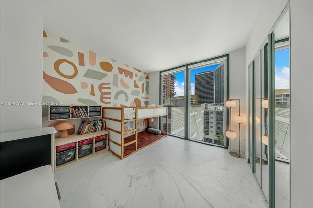 460 NE 28th St 701, Miami, FL 33137