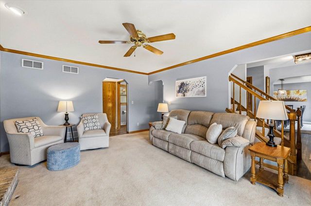 W171N10218 Wildrose LANE, Germantown, WI 53022