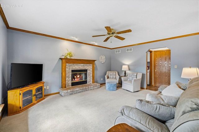 W171N10218 Wildrose LANE, Germantown, WI 53022