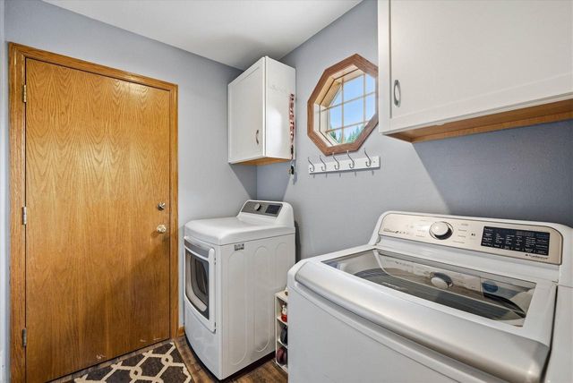 W171N10218 Wildrose LANE, Germantown, WI 53022