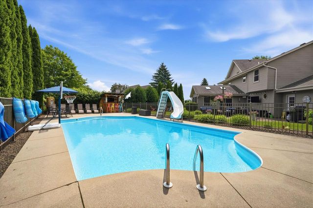 W171N10218 Wildrose LANE, Germantown, WI 53022