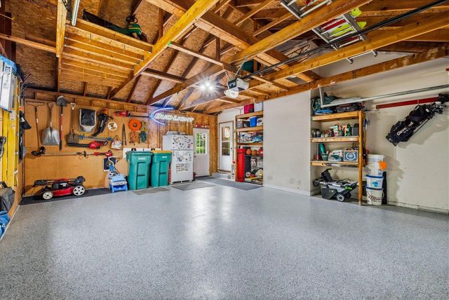 W171N10218 Wildrose LANE, Germantown, WI 53022