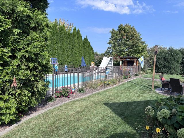 W171N10218 Wildrose LANE, Germantown, WI 53022