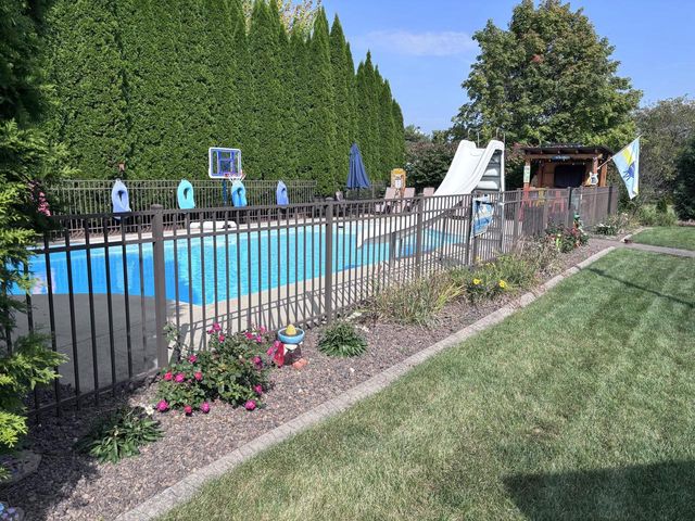 W171N10218 Wildrose LANE, Germantown, WI 53022