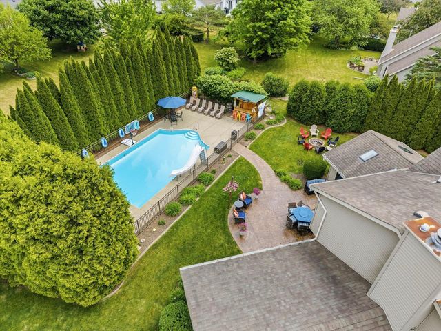 W171N10218 Wildrose LANE, Germantown, WI 53022
