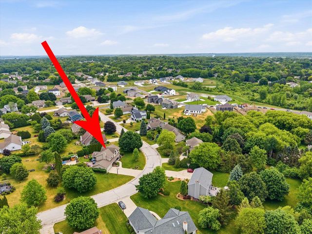 W171N10218 Wildrose LANE, Germantown, WI 53022
