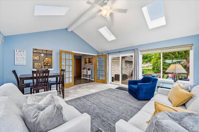 W171N10218 Wildrose LANE, Germantown, WI 53022