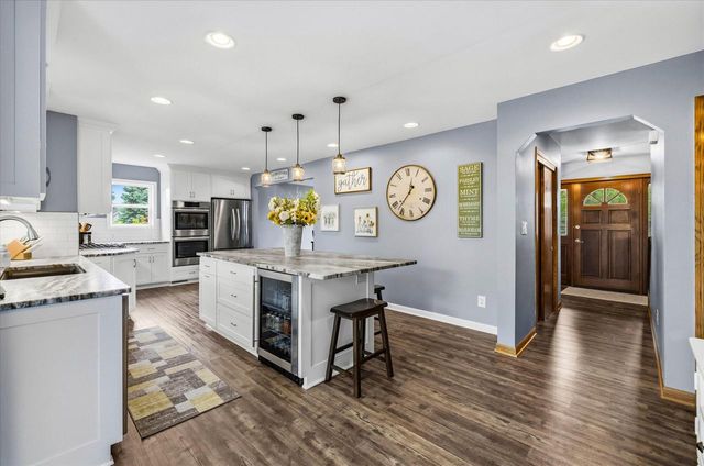 W171N10218 Wildrose LANE, Germantown, WI 53022