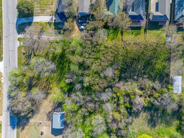 418 E First Street, Weatherford, TX 76086