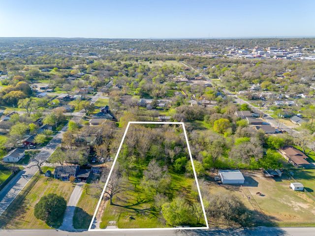 418 E First Street, Weatherford, TX 76086