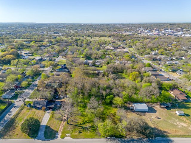 418 E First Street, Weatherford, TX 76086