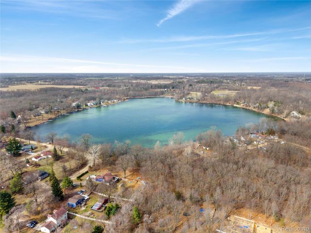 15050 Longfield Drive, Argentine Township, MI 48451