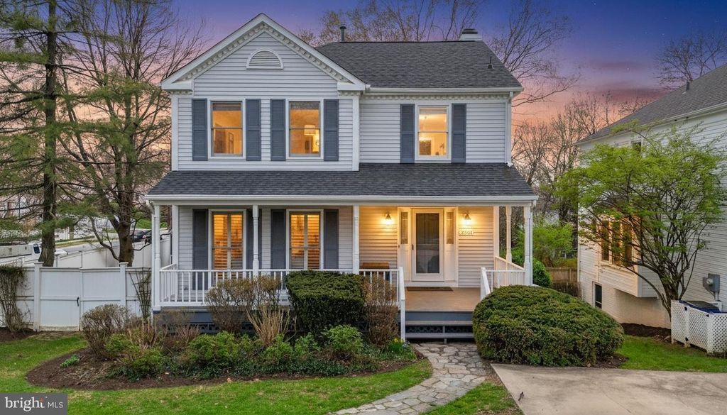 Image 1 of property listing at 2300 WARREN CT, Silver Spring, MD 20910