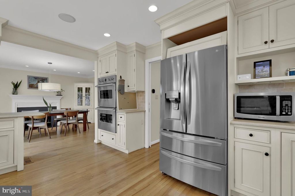 Image 17 of property listing at 2300 WARREN CT, Silver Spring, MD 20910