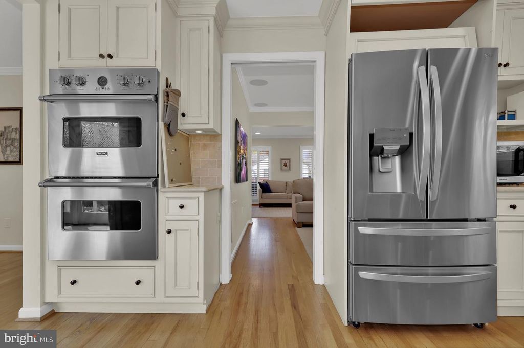 Image 18 of property listing at 2300 WARREN CT, Silver Spring, MD 20910