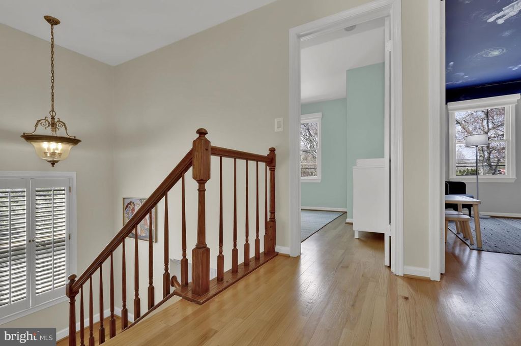 Image 24 of property listing at 2300 WARREN CT, Silver Spring, MD 20910