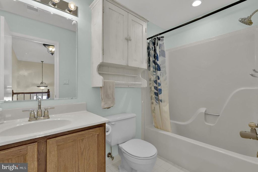 Image 25 of property listing at 2300 WARREN CT, Silver Spring, MD 20910