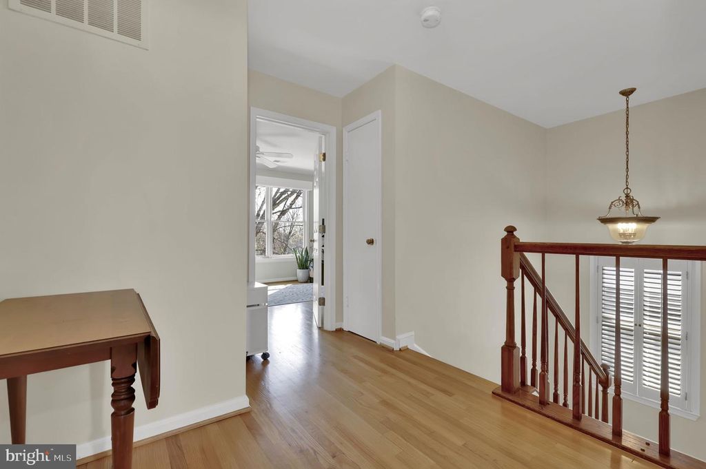 Image 26 of property listing at 2300 WARREN CT, Silver Spring, MD 20910