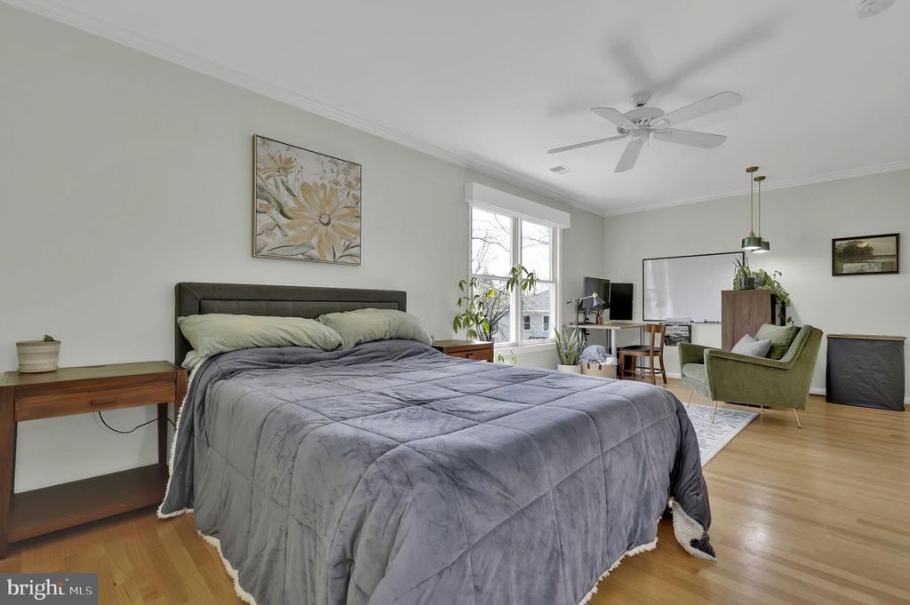 Image 27 of property listing at 2300 WARREN CT, Silver Spring, MD 20910