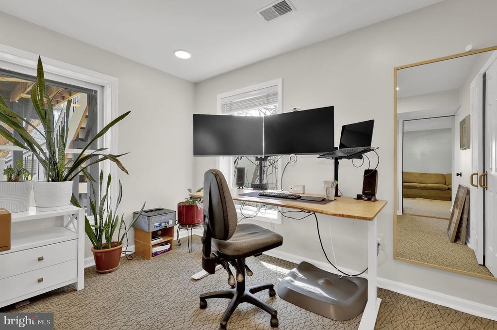 Image 33 of property listing at 2300 WARREN CT, Silver Spring, MD 20910