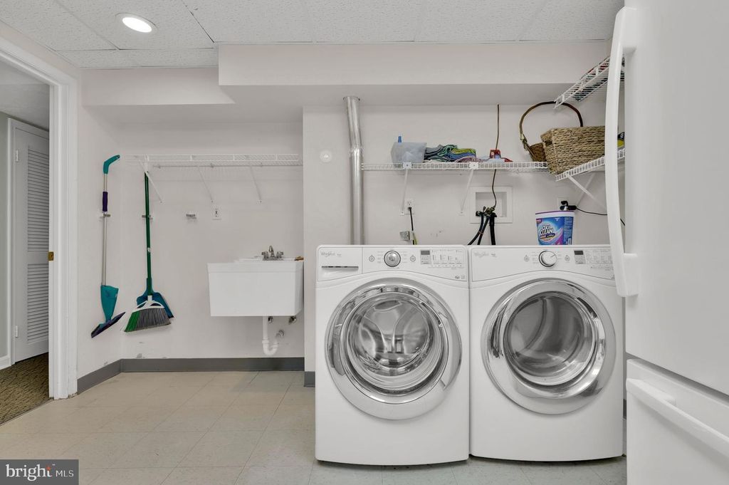 Image 36 of property listing at 2300 WARREN CT, Silver Spring, MD 20910