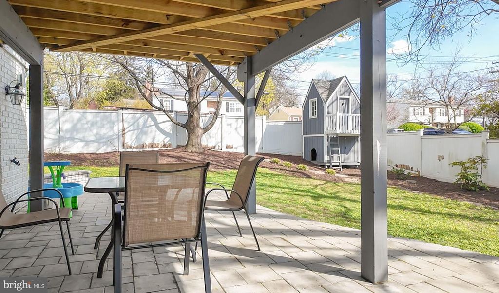 Image 42 of property listing at 2300 WARREN CT, Silver Spring, MD 20910