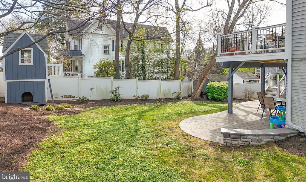 Image 43 of property listing at 2300 WARREN CT, Silver Spring, MD 20910