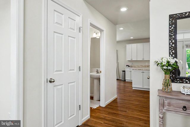 170 CHESTERFIELD DR, Falling Waters, WV 25419