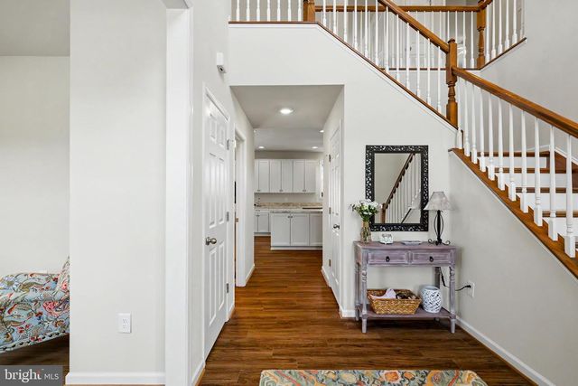 170 CHESTERFIELD DR, Falling Waters, WV 25419