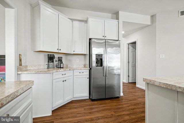 170 CHESTERFIELD DR, Falling Waters, WV 25419