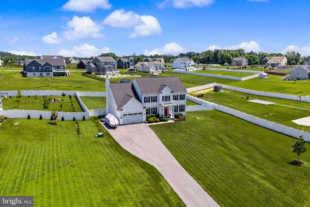 170 CHESTERFIELD DR, Falling Waters, WV 25419