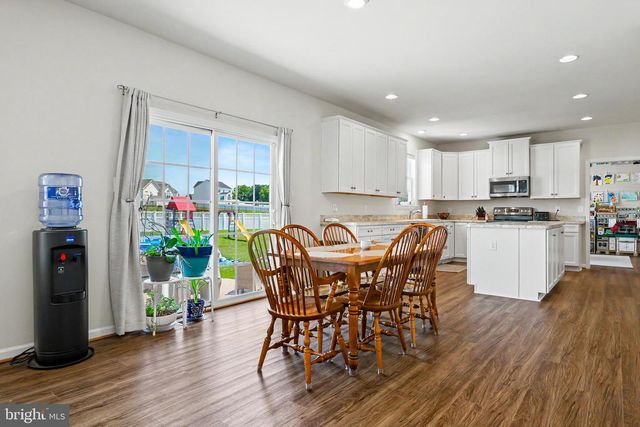 170 CHESTERFIELD DR, Falling Waters, WV 25419